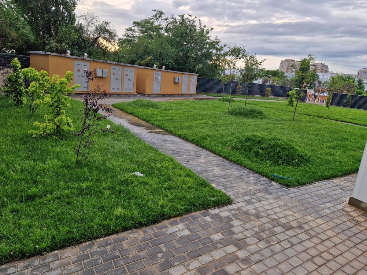 Appartamento Afi Discret Jacuzzi Bucarest Esterno foto