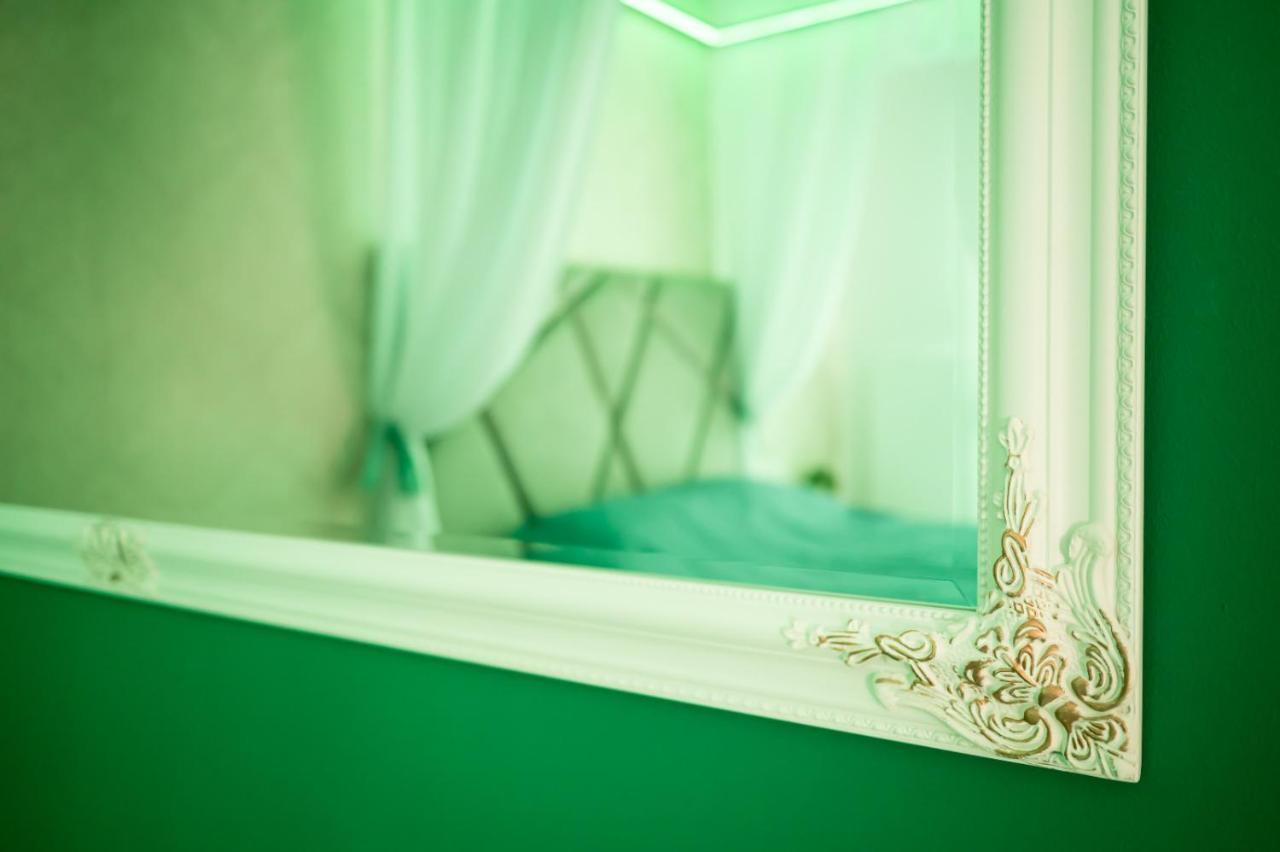 Appartamento Afi Discret Jacuzzi Bucarest Esterno foto