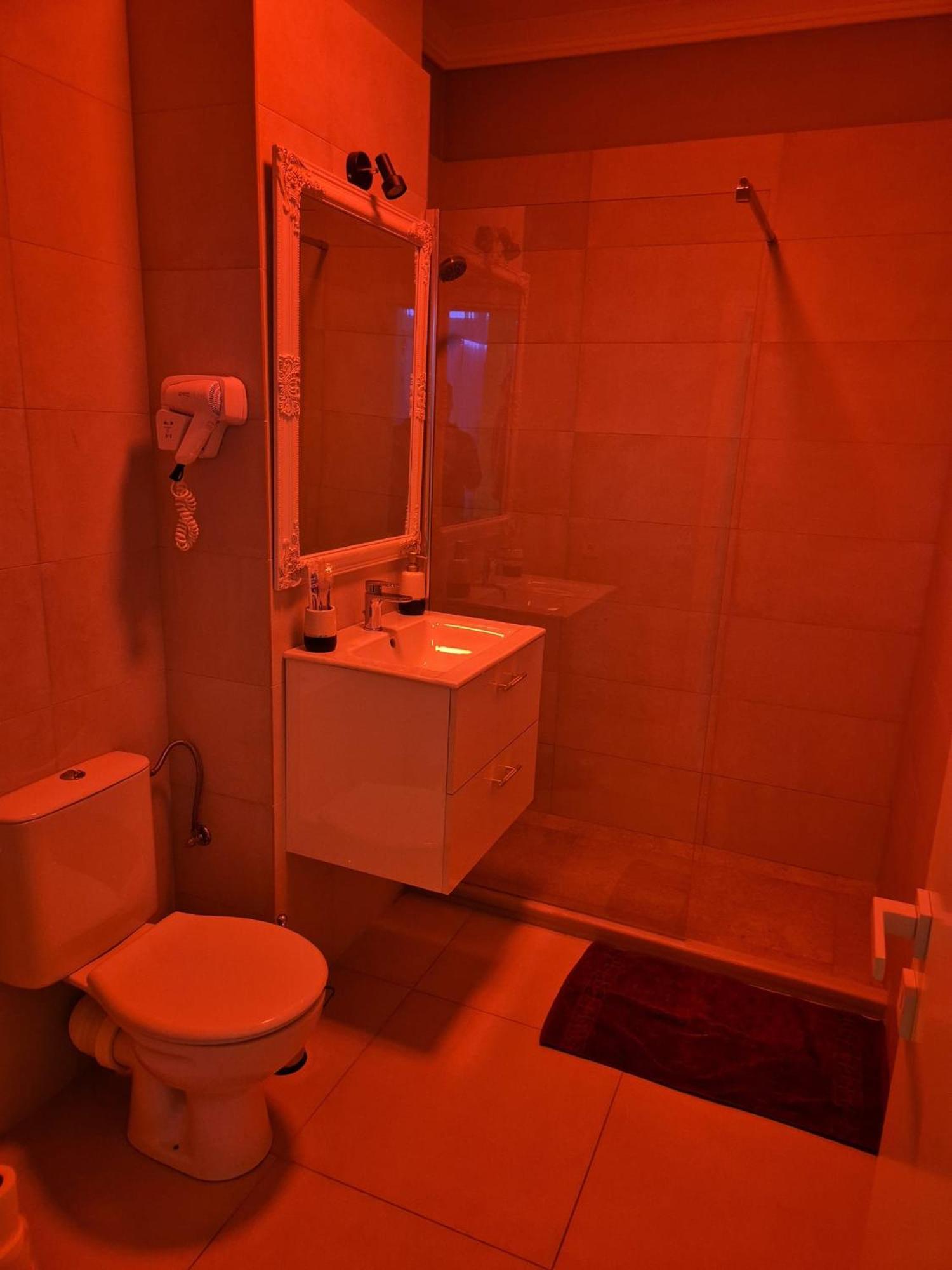 Appartamento Afi Discret Jacuzzi Bucarest Esterno foto