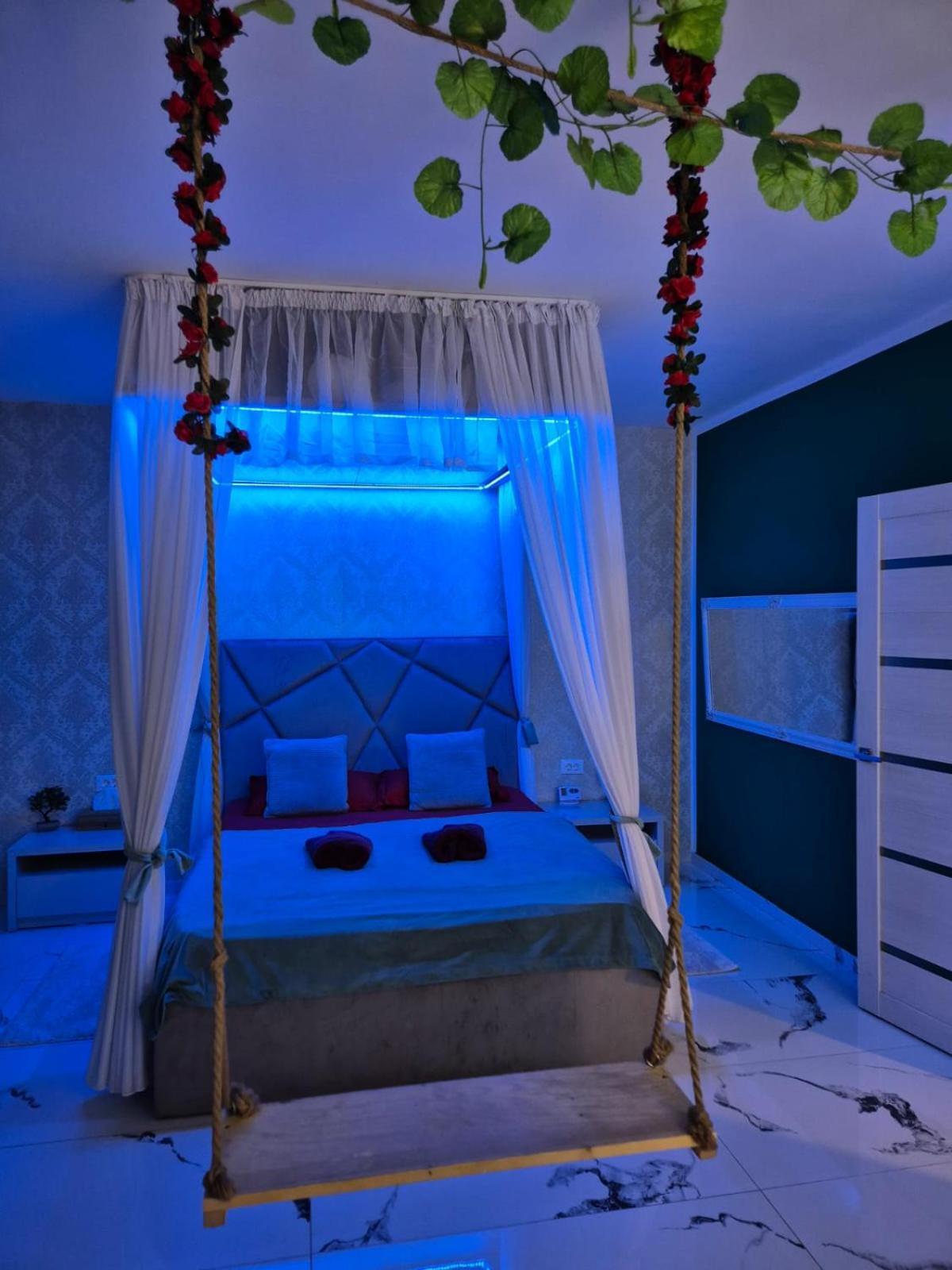 Appartamento Afi Discret Jacuzzi Bucarest Esterno foto